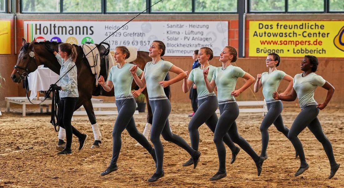 Turnen am Pferd und unternehmerischer Austausch